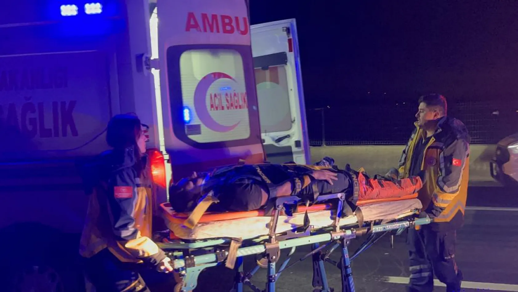 TEM Otoyolu'nda sıkışmalı zincirleme kaza: 4 yaralı