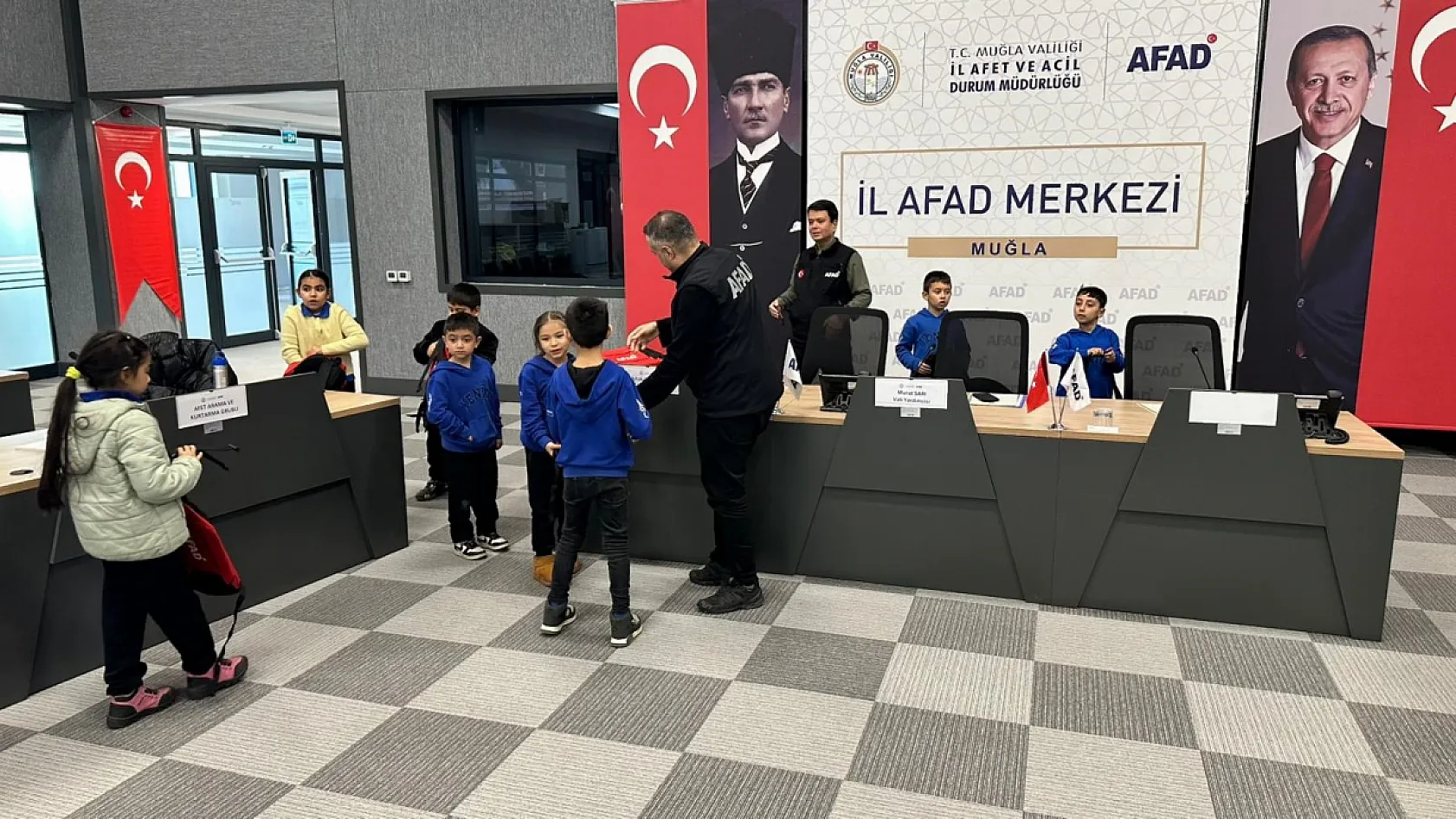 Muğla'da ilkokul öğrencilerine afet eğitimi verildi