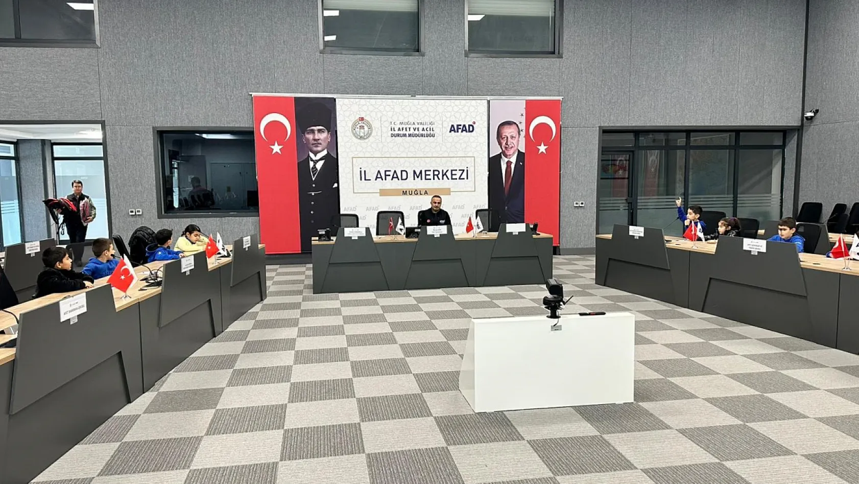 Muğla'da ilkokul öğrencilerine afet eğitimi verildi