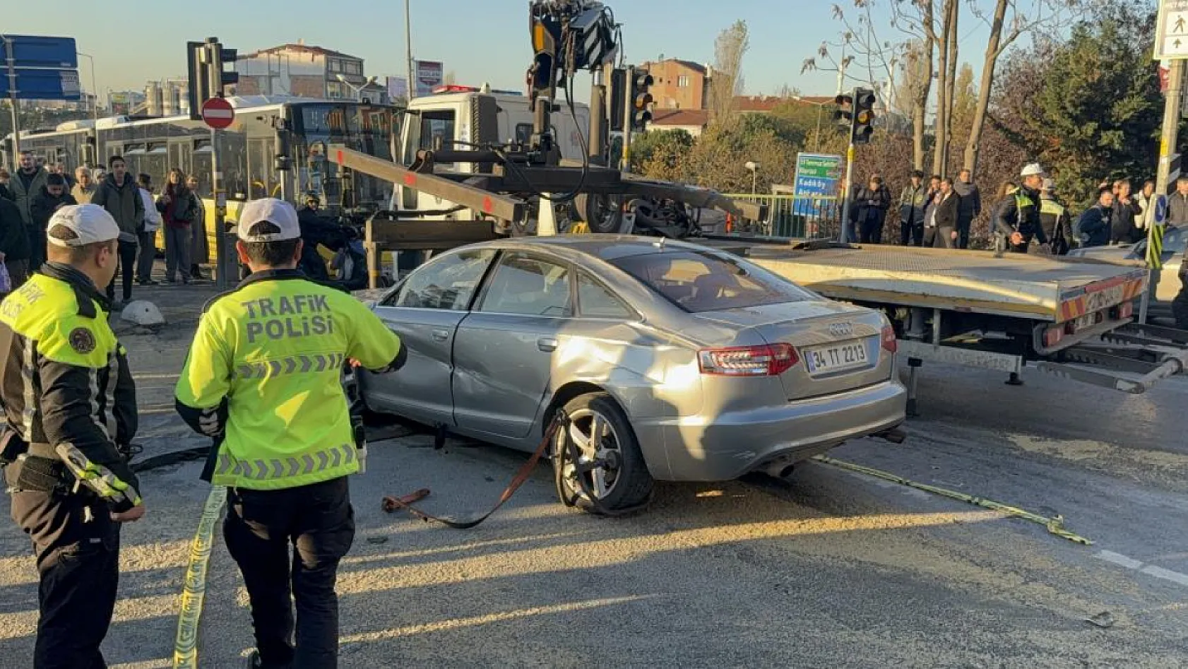 Ters yöne giren sürücü dehşet saçtı: 2 ölü, 5 yaralı