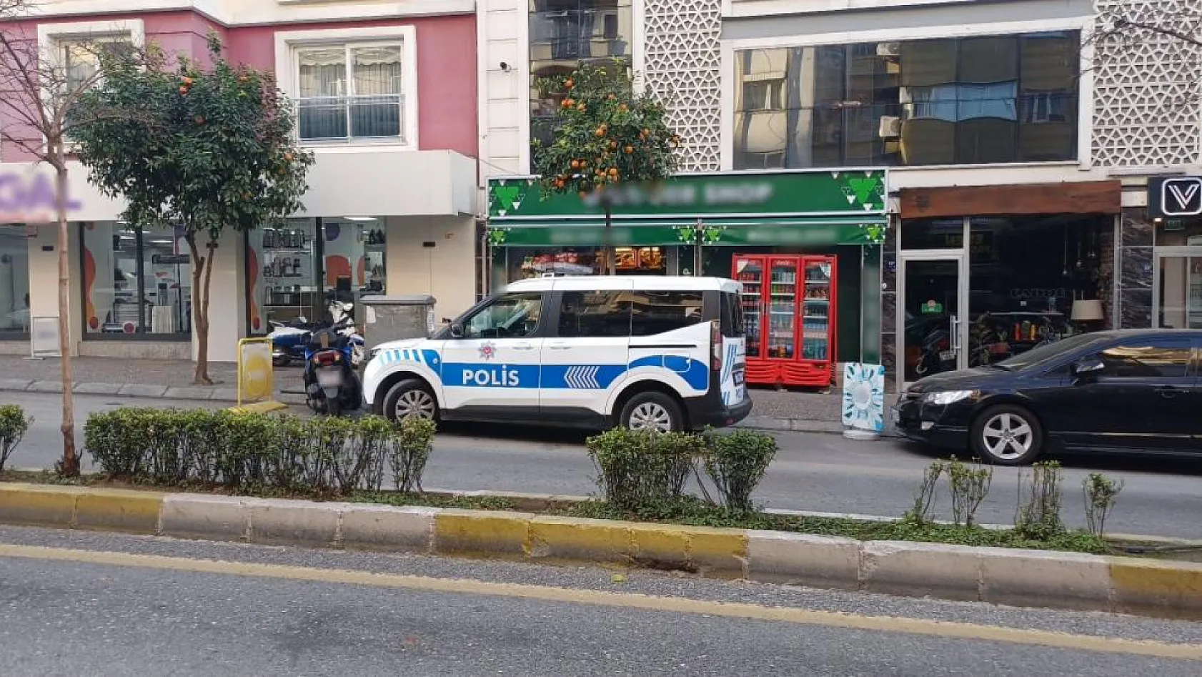 İşyerine silahlı saldırı: 12 el ateş ettiler