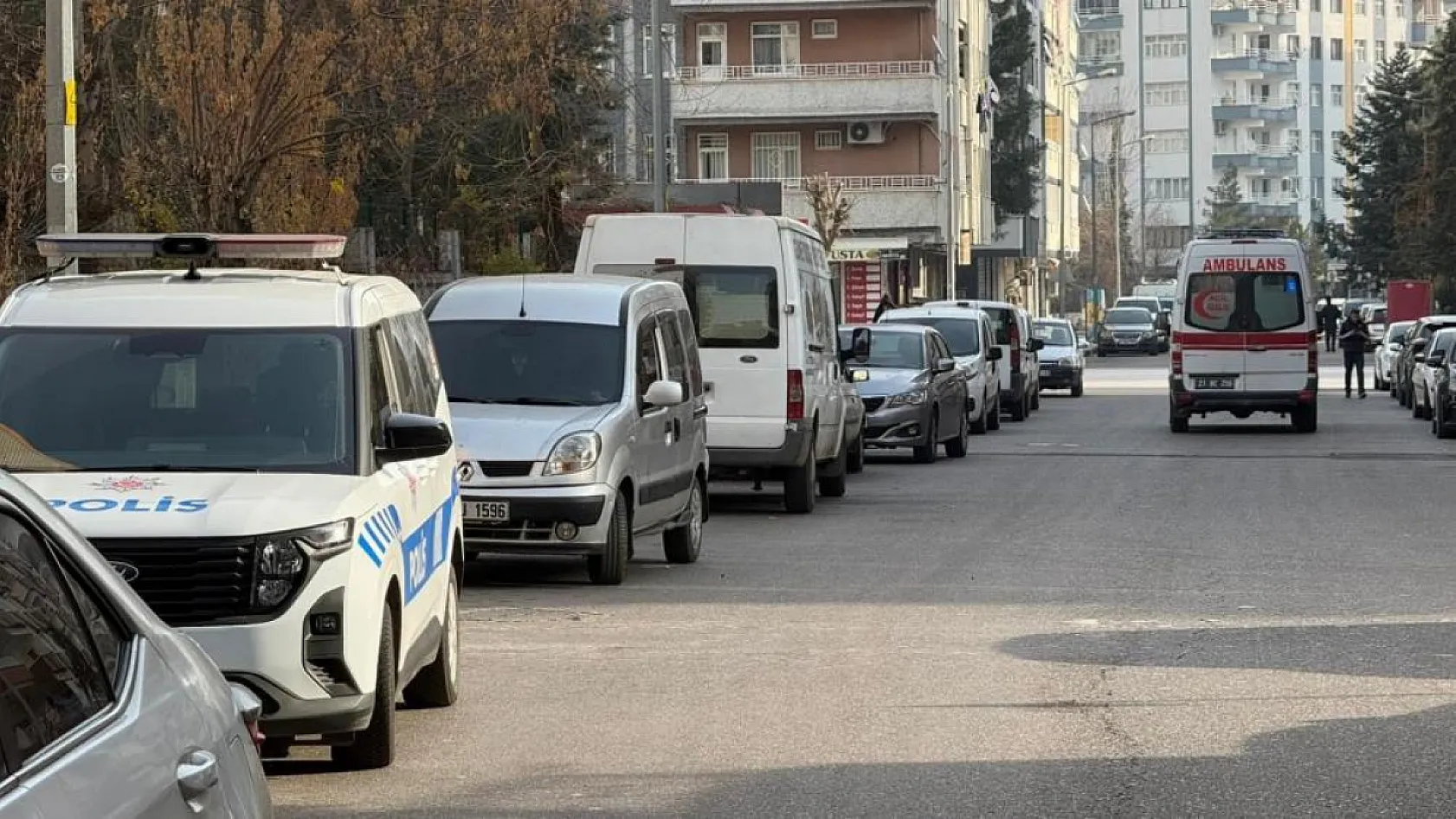 Sinir krizi geçiren anne 2 aylık bebeğini pencereden attı