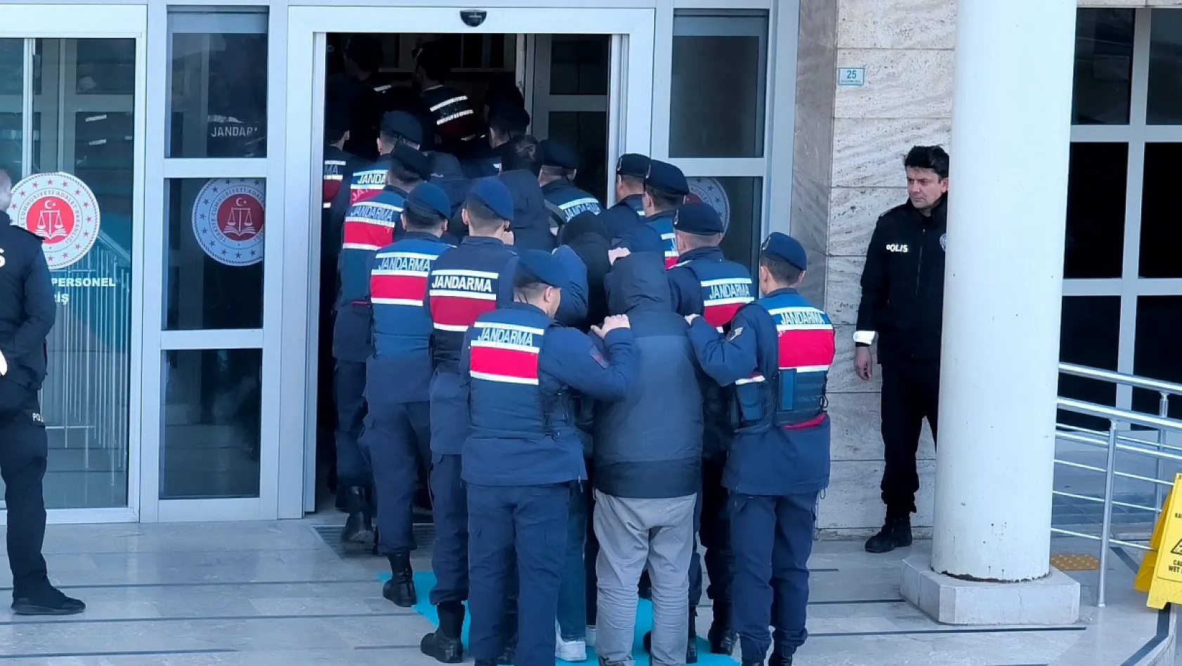 Muğla merkezli DEAŞ operasyonunda 11 şüpheli tutuklandı