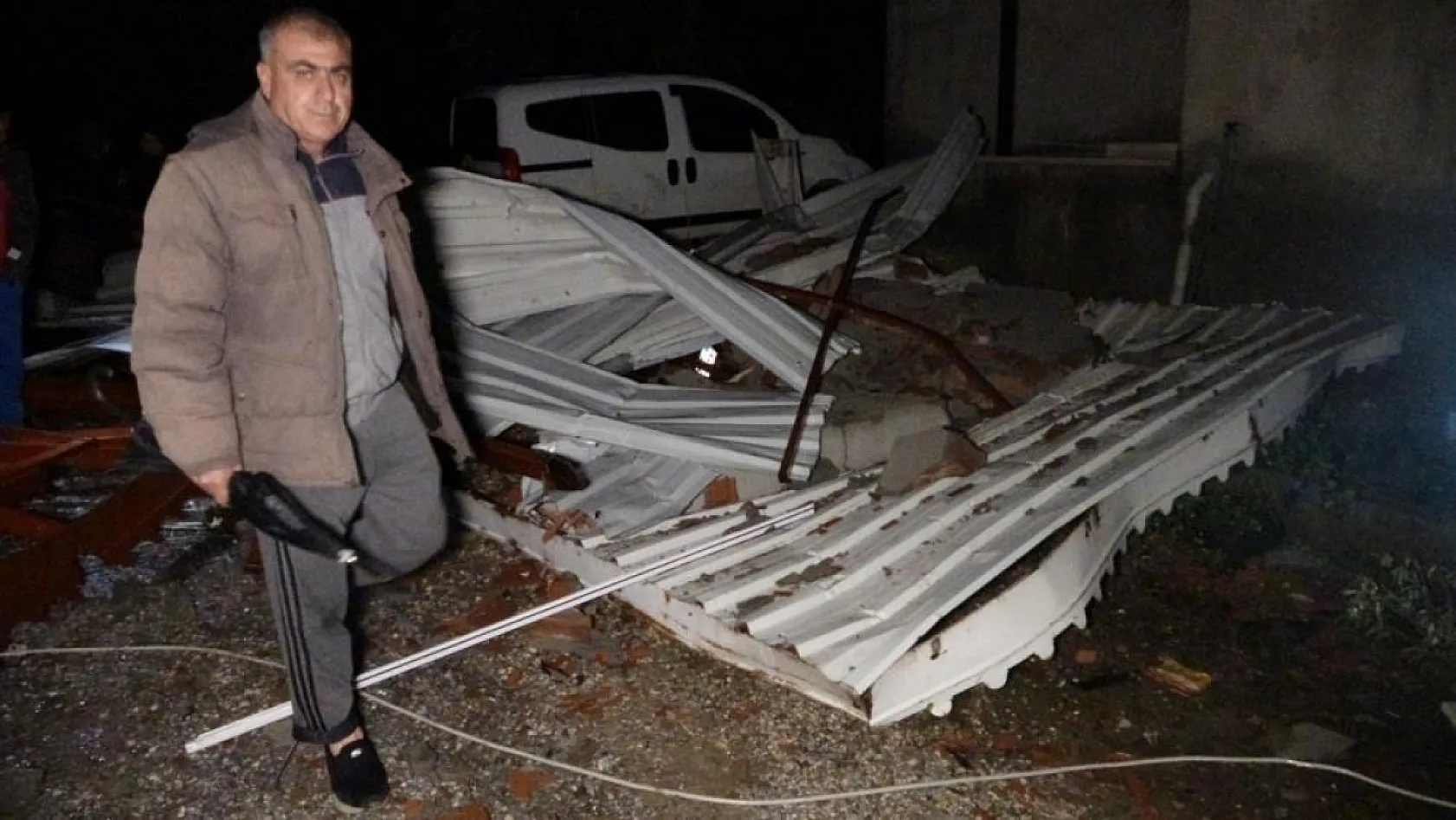 Hortum Dehşeti: Seraları ve Evleri Yerle Bir Etti