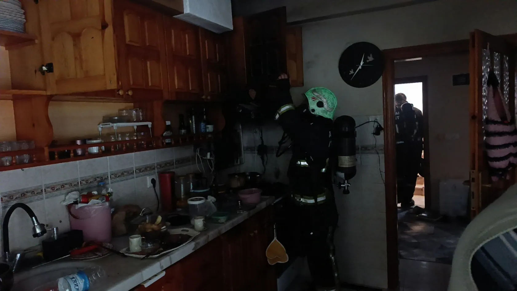 Ocakta unutulan fritöz itfaiyeyi alarma geçirdi
