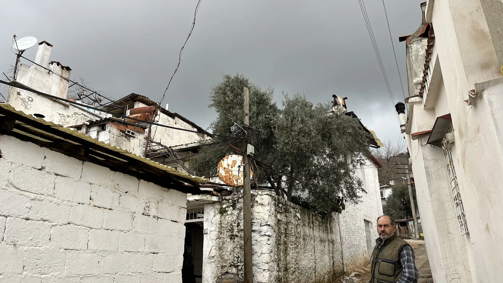 Menteşe'de komşular tüten bacayı yangın sandı, ekipler alarma geçti