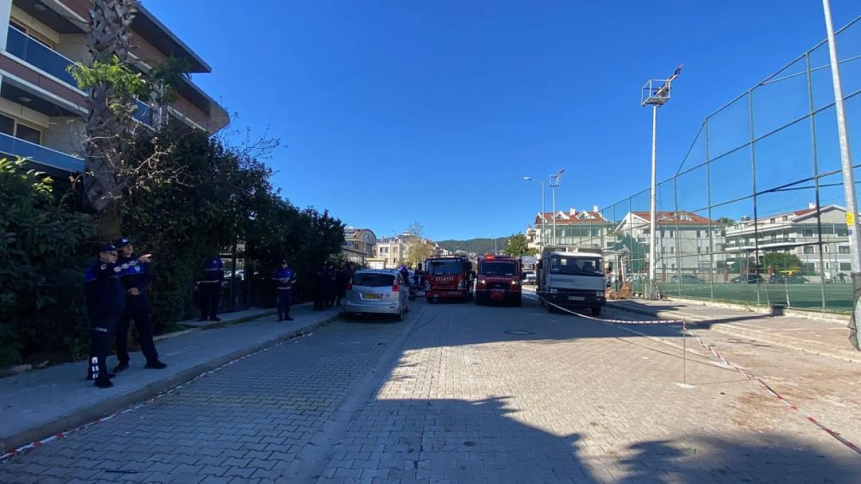 Marmaris'te güçlendirme çalışması yapılan apart otel çöktü