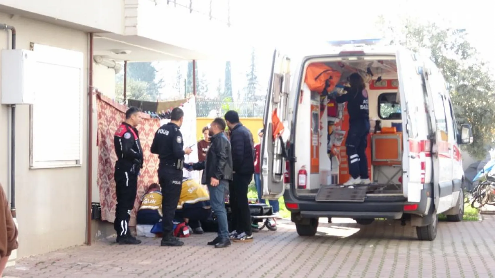 Ağabeyini silahla vurarak öldürdü, diğer ağabeyinin eşini de yaraladı