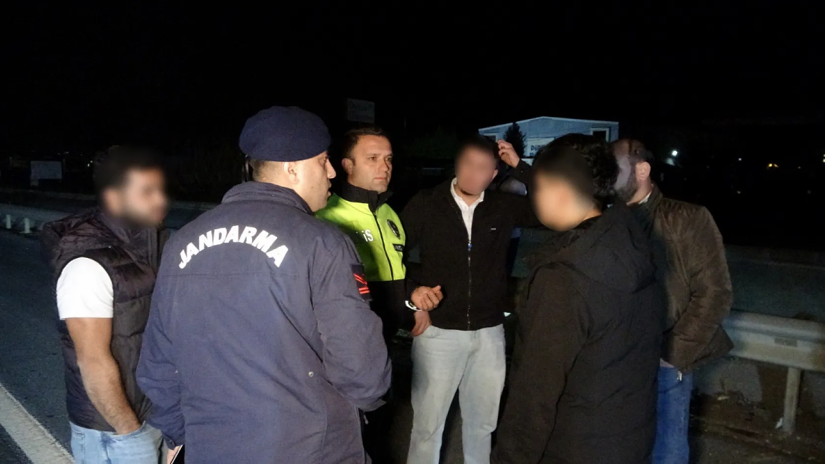 Zincirleme kazada 3 sürücüden 2'si ehliyetsiz 1'i hem ehliyetsiz hem alkollü çıktı