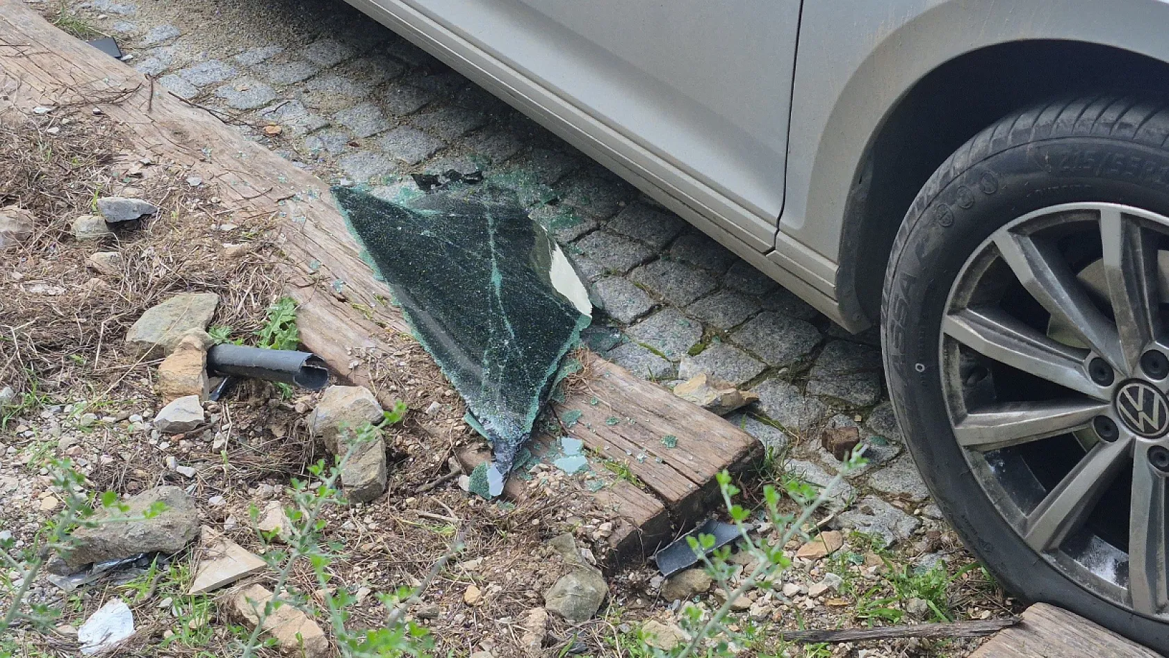 Bodrum'da araçtan hırsızlık olayı ile ilgili 3 kişi gözaltına alındı