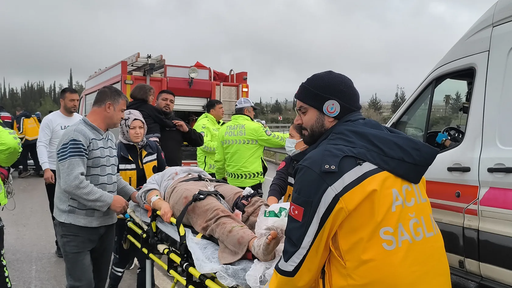 Trafik kazası: Ölü ve yaralılar var