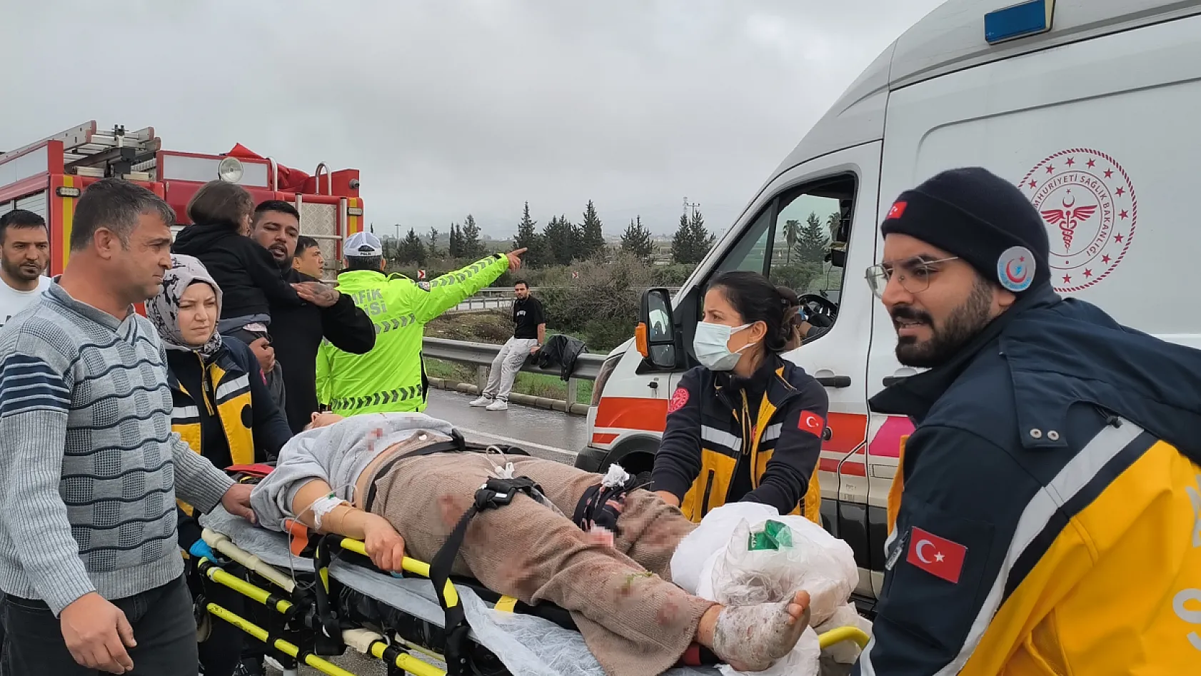 Trafik kazası: Ölü ve yaralılar var