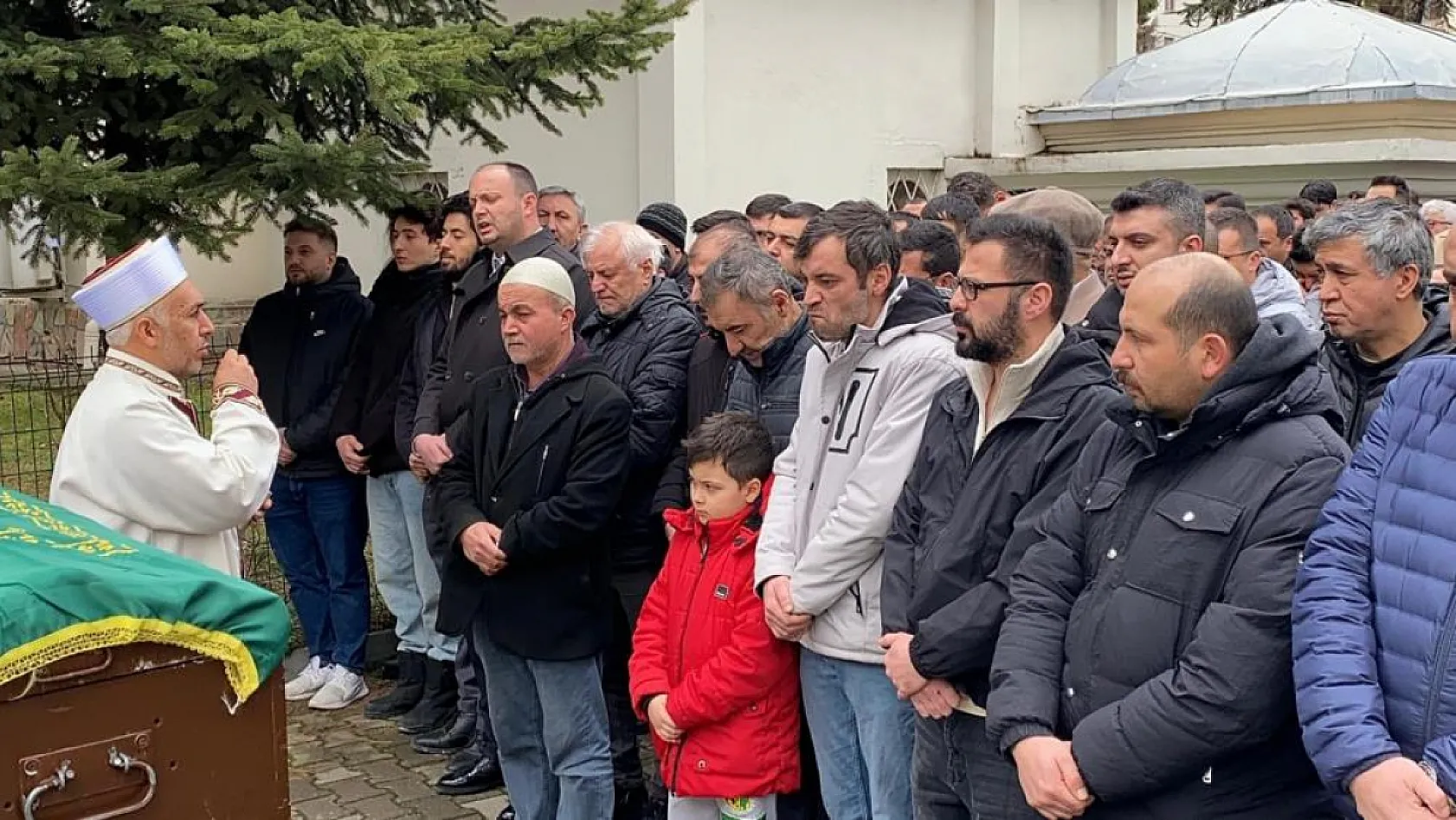 Muğla'daki trafik kazasında yaşamını yitiren motosikletli Bolu'da toprağa verildi