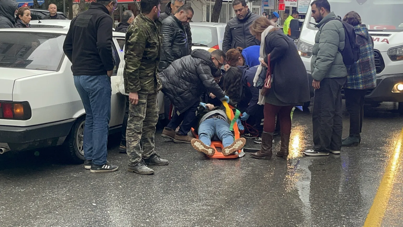 Menteşe'de otomobil yayaya çarptı: 1 yaralı
