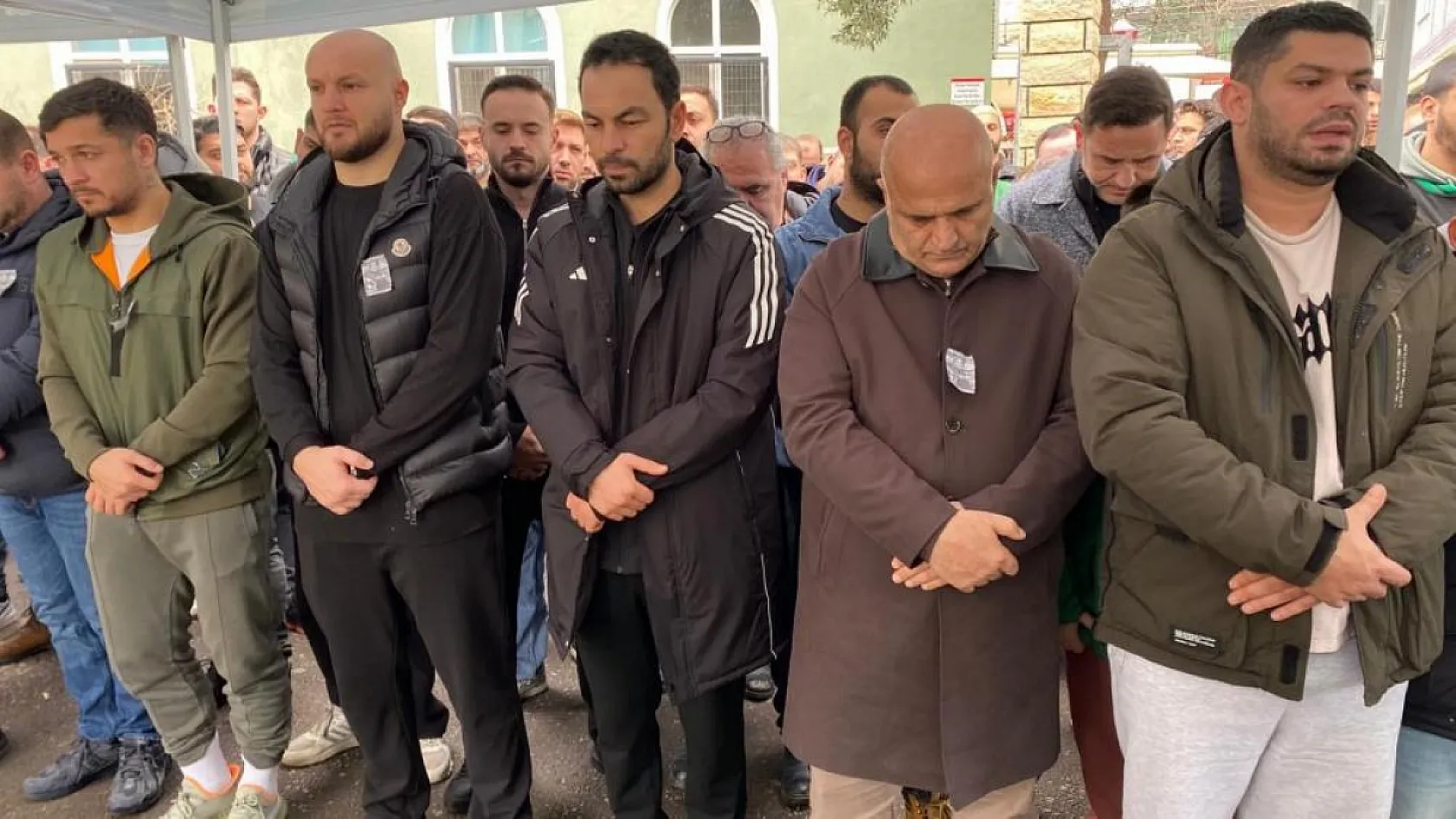 Tribünden düşerek ölen taraftarın babasından yürek yakan feryat