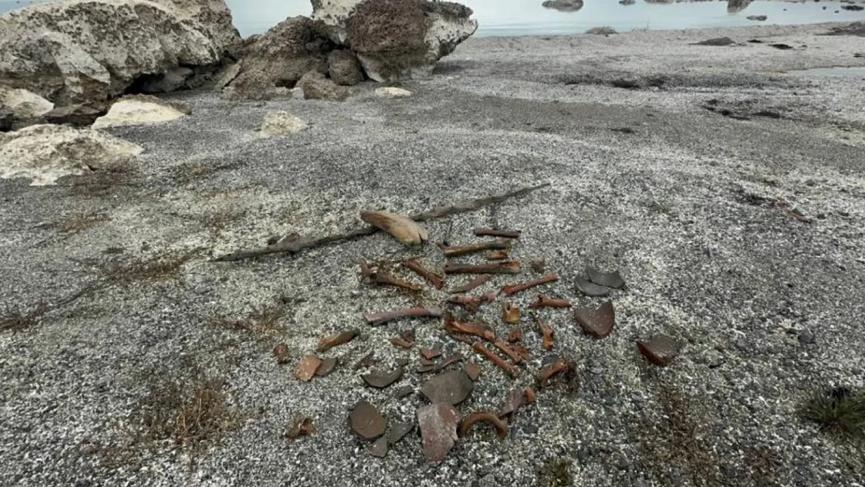 Eğirdir Gölü'nde Ortaya Çıkan Kemikler İncelemeye Alındı