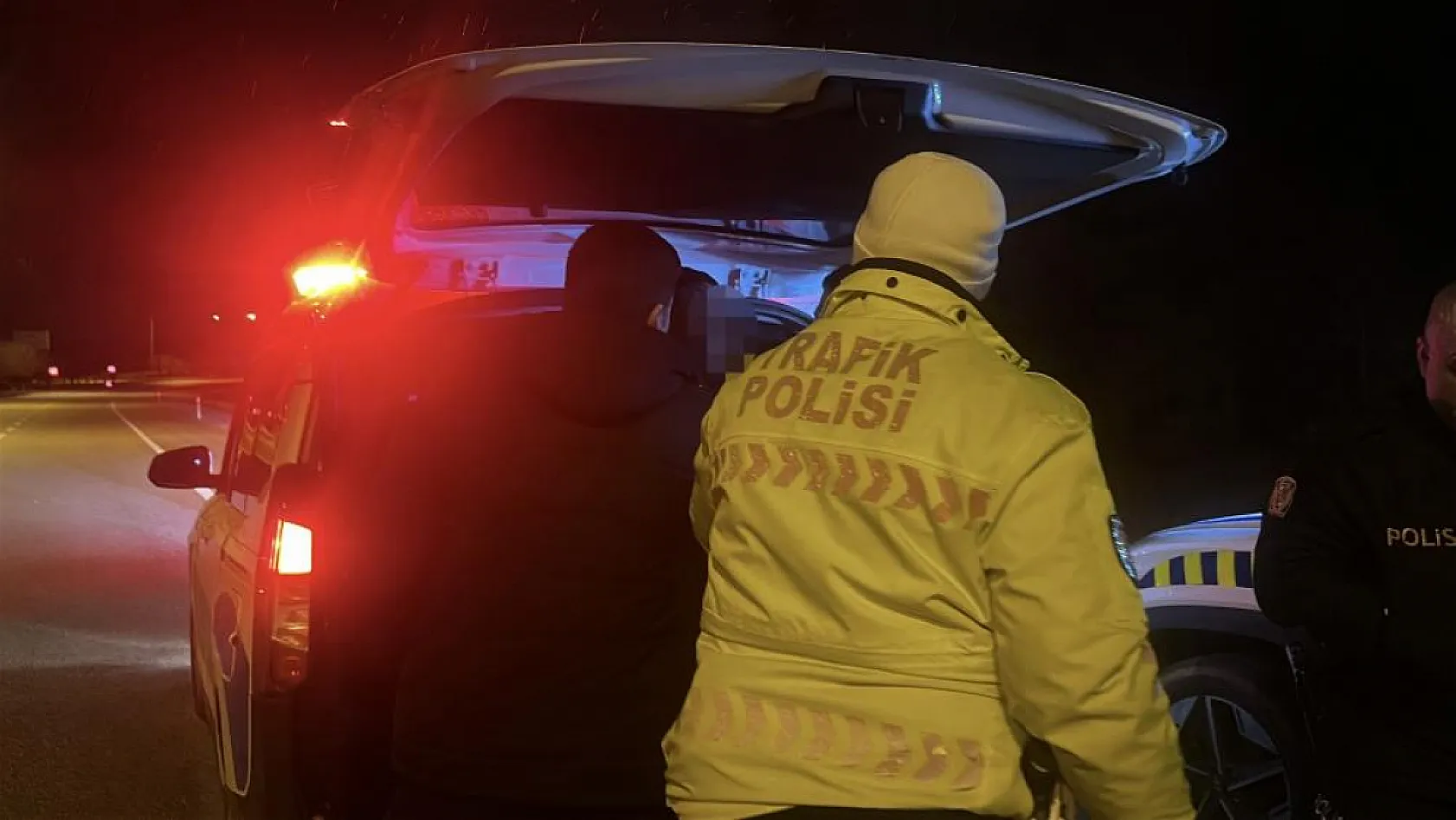 Burdur Fethiye Yolu'nda Uygulama Noktasından Kaçmak İsteyen Alkollü Sürücü Şarampole Düştü