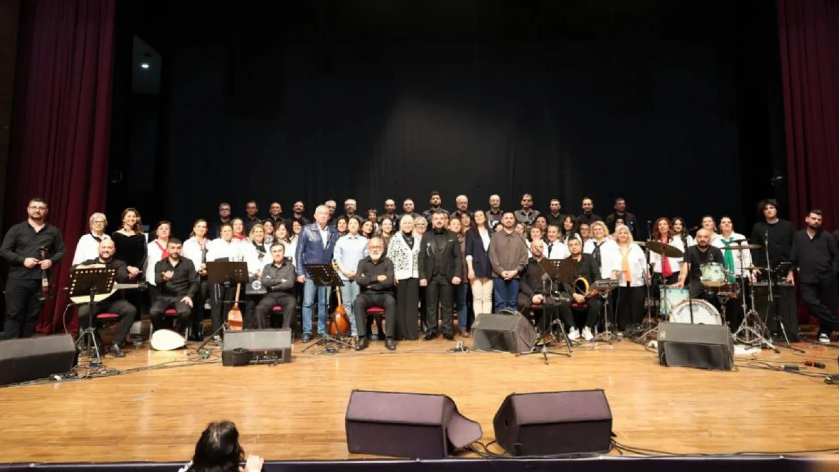 Menteşe Korosu Barış Manço'yu konser ile andı