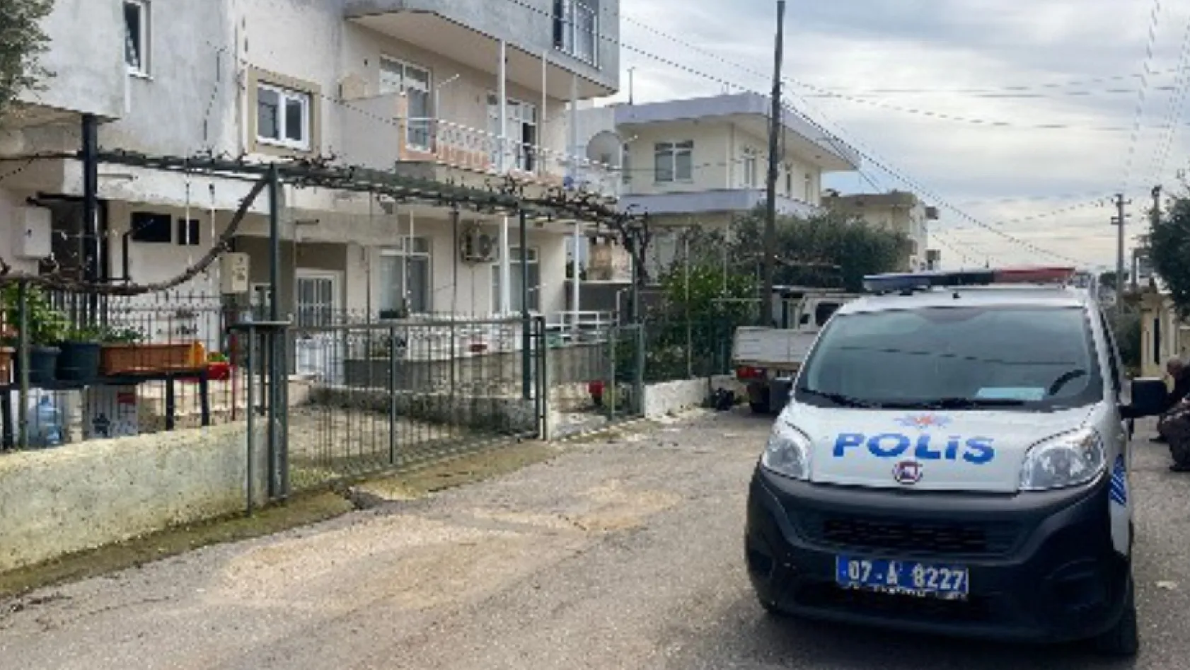 Doğal gaz kombisinden sızan karbonmonoksit gazından anne ve oğlu zehirlendi