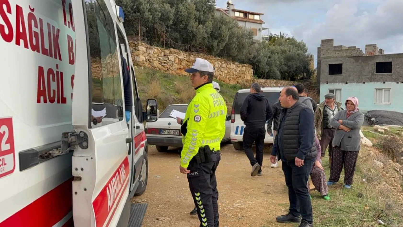 Motosiklet uçuruma yuvarlandı: 2 yaralı
