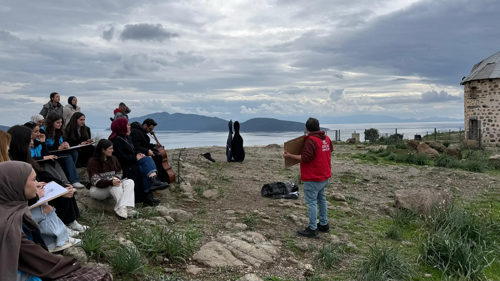 Menteşe'nin gönüllü gençleri Bodrum'da sanata doydu