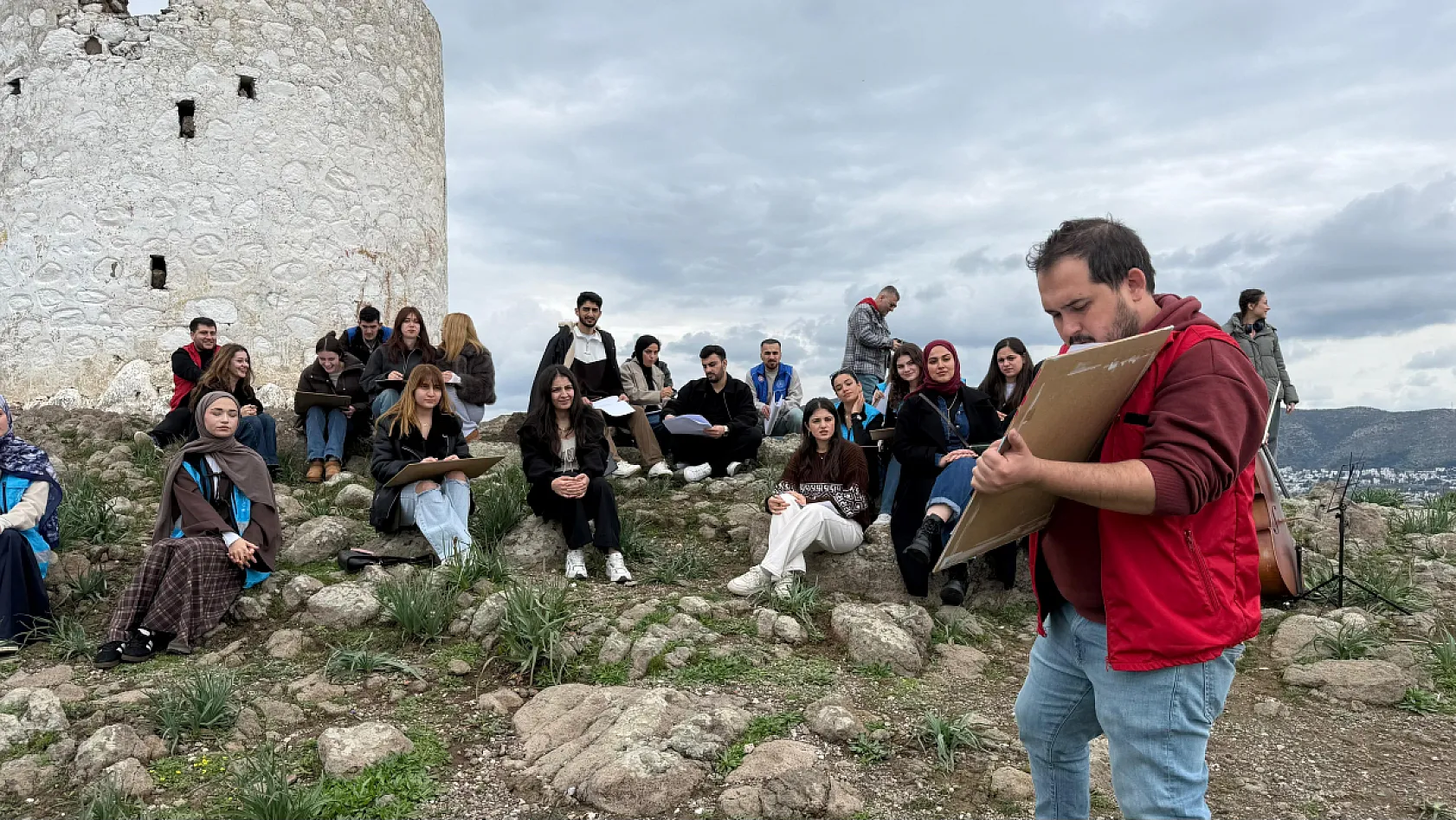 Menteşe'nin gönüllü gençleri Bodrum'da sanata doydu