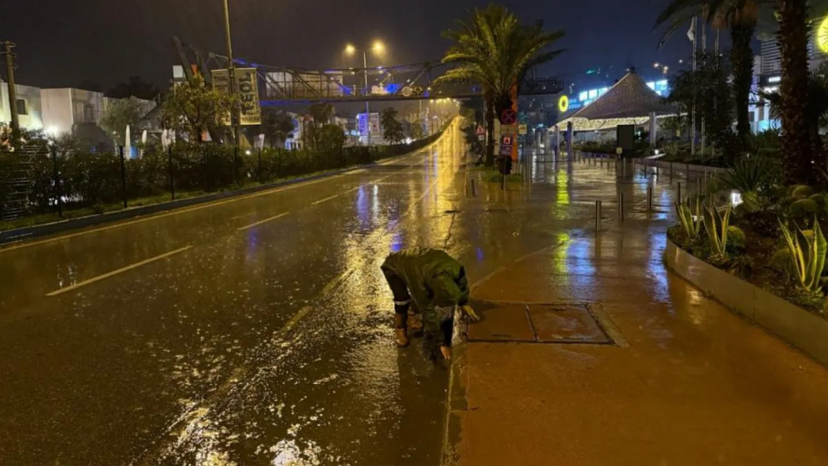 Bodrum Belediyesi yağış nöbetindeydi