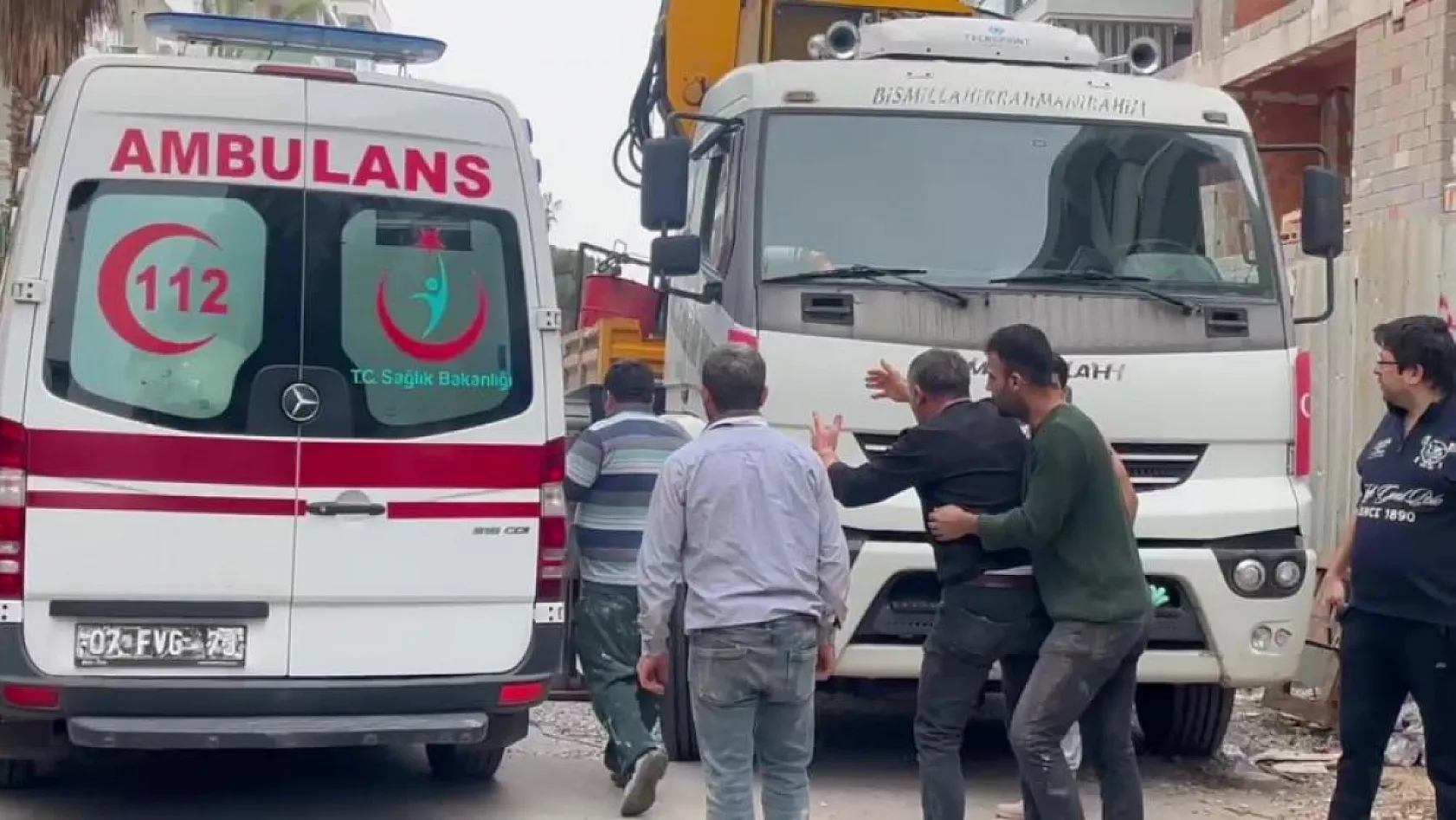 İnşaatın 5'inci katından düşen işçinin babasından yürek burkan yakarış