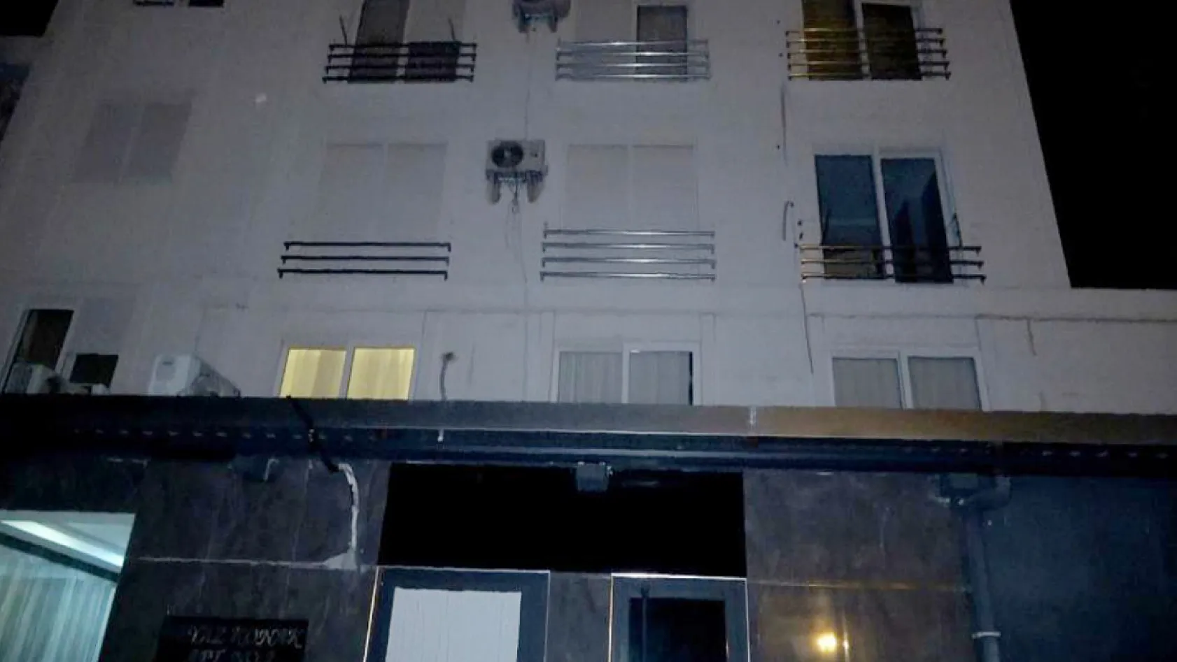 İnternette tanıştığı genç tarafından bıçaklanarak öldürüldü
