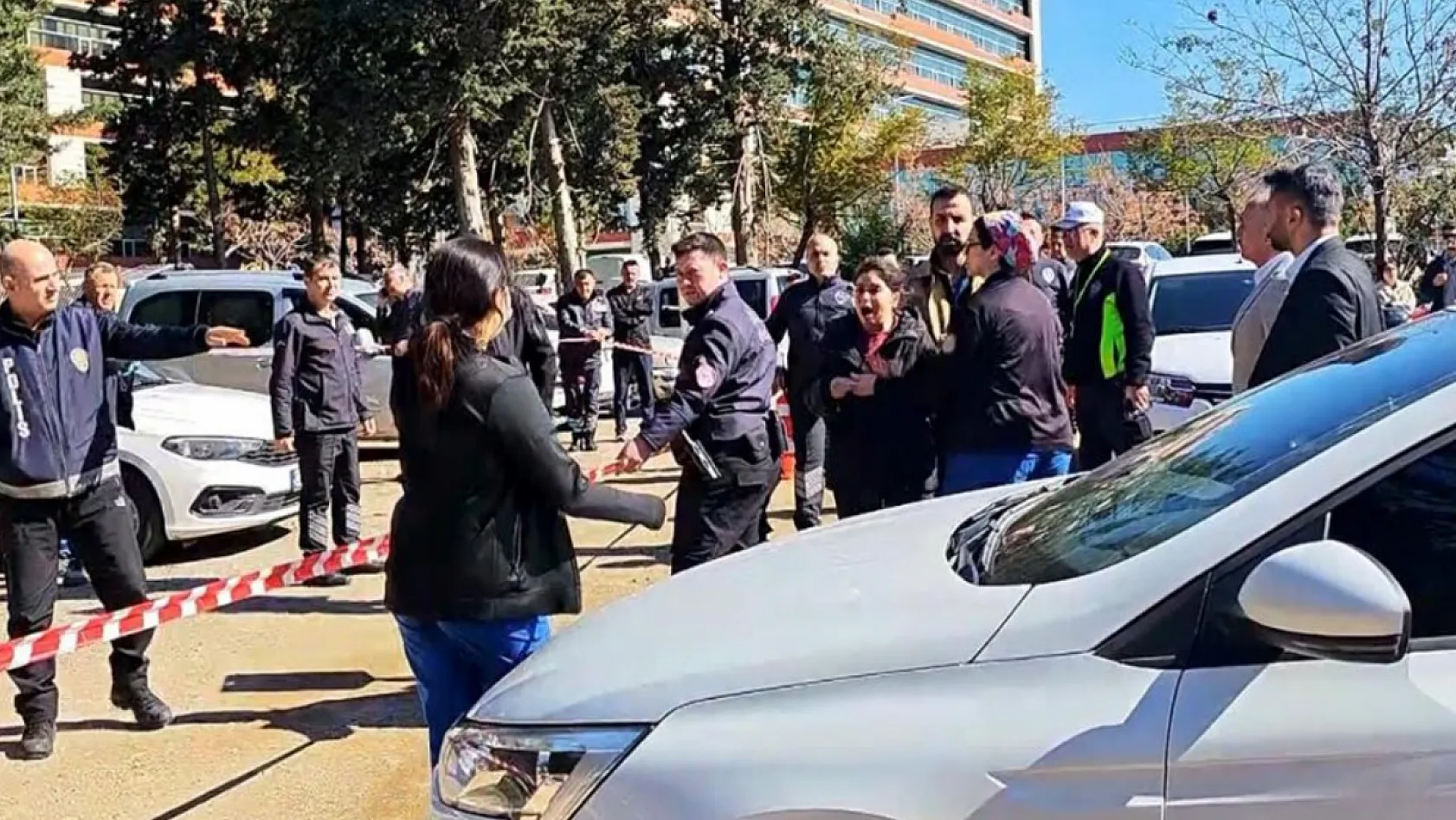 Antalya'da 32 Yaşındaki Anestezi Teknikeri Araç İçinde Ölü Bulundu