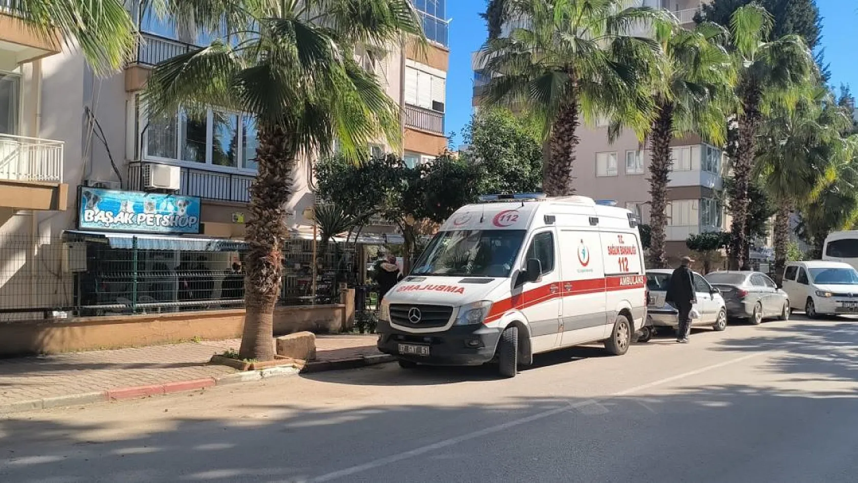 Yanındaki kadını öldürüp aynı silahla intihar etti