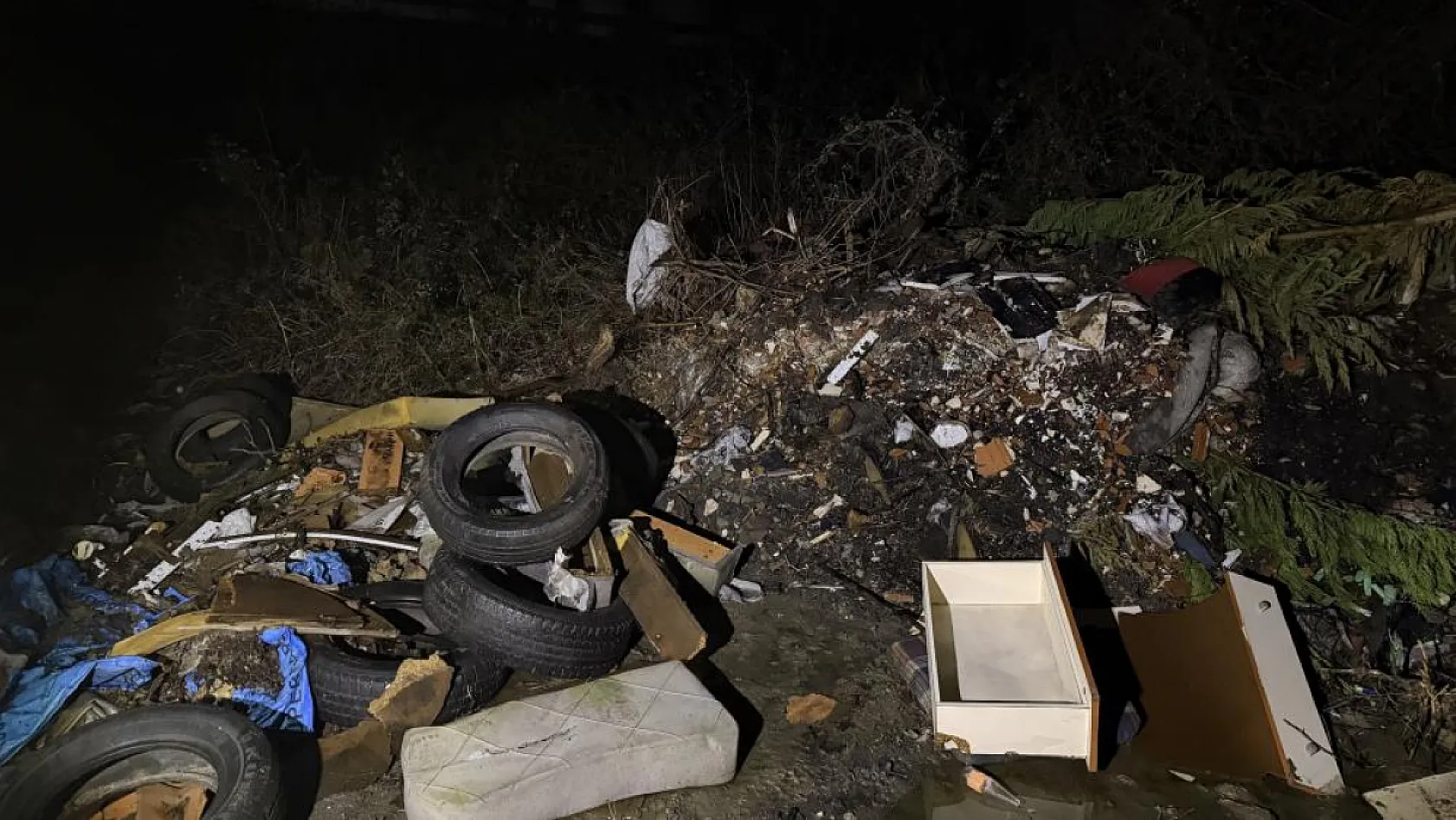 Sakarya'da 16 aracın karıştığı zincirleme kazada 4'ü ağır 13 yaralı