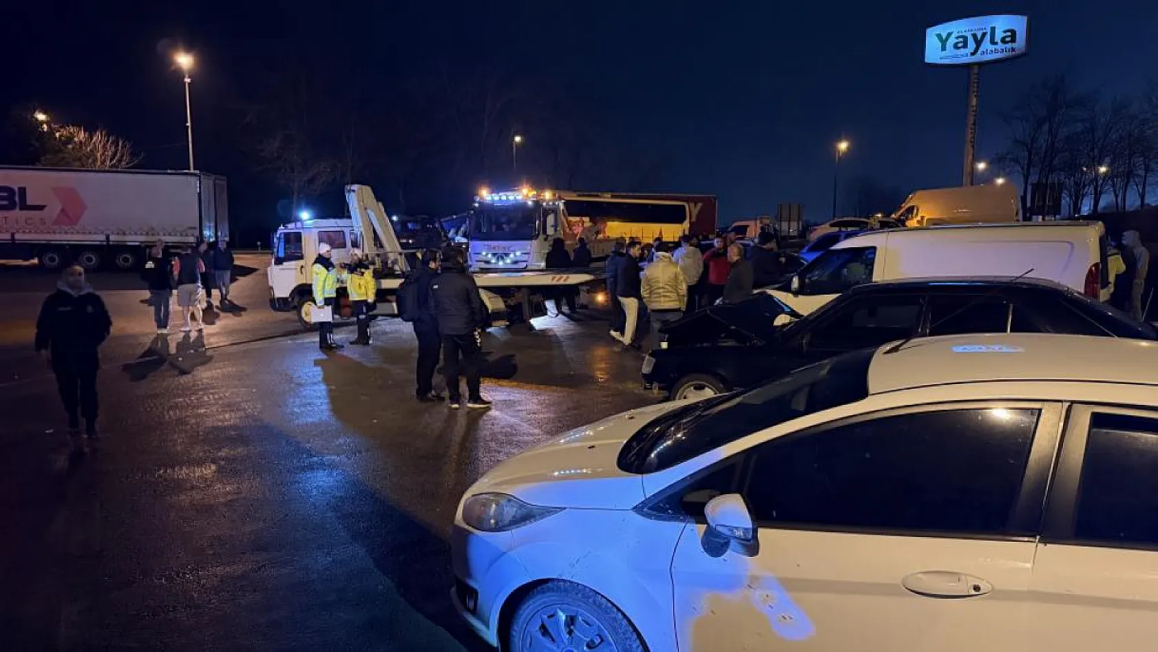 Otoyoldaki feci kazada tır sürücüsü yaşananları anlattı: 'Gelen vurdu, giden vurdu'