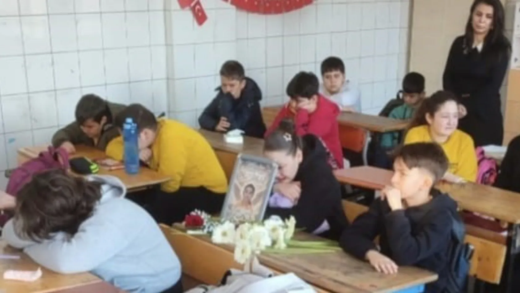 Milas'ta Küçük Öykü'nün Vefatı Okulunu Yasa Boğdu