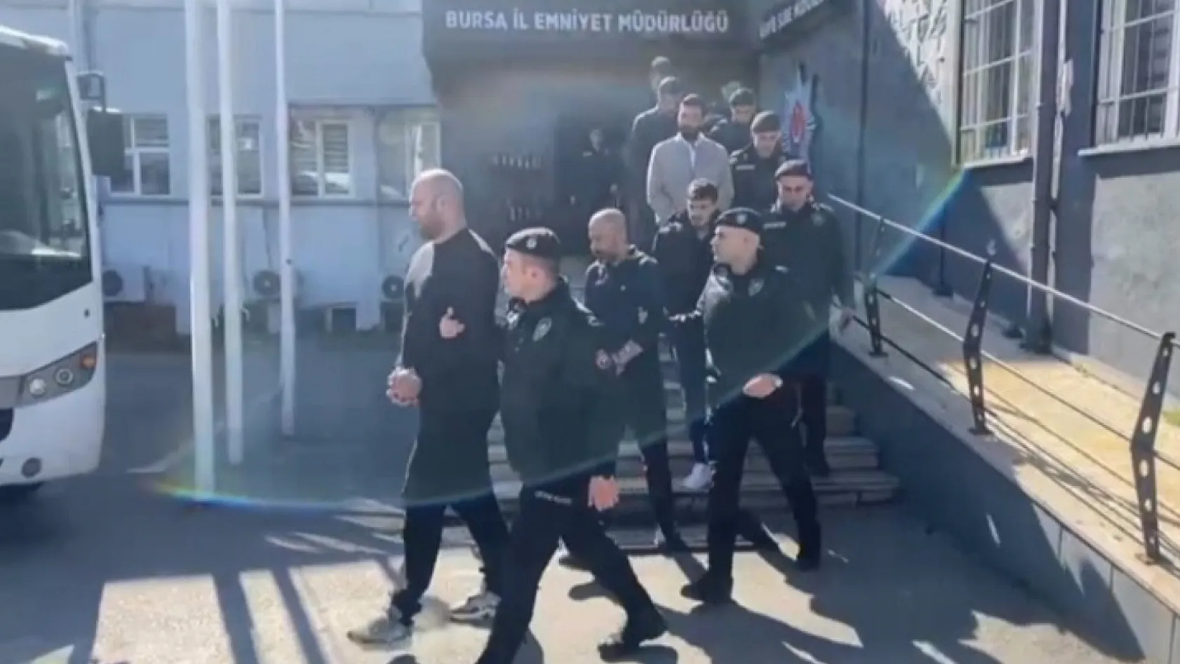 Soygun senaryosunu polis yutmadı...20 milyonluk sahte gasp planı çökertildi: 5 kişi tutuklandı