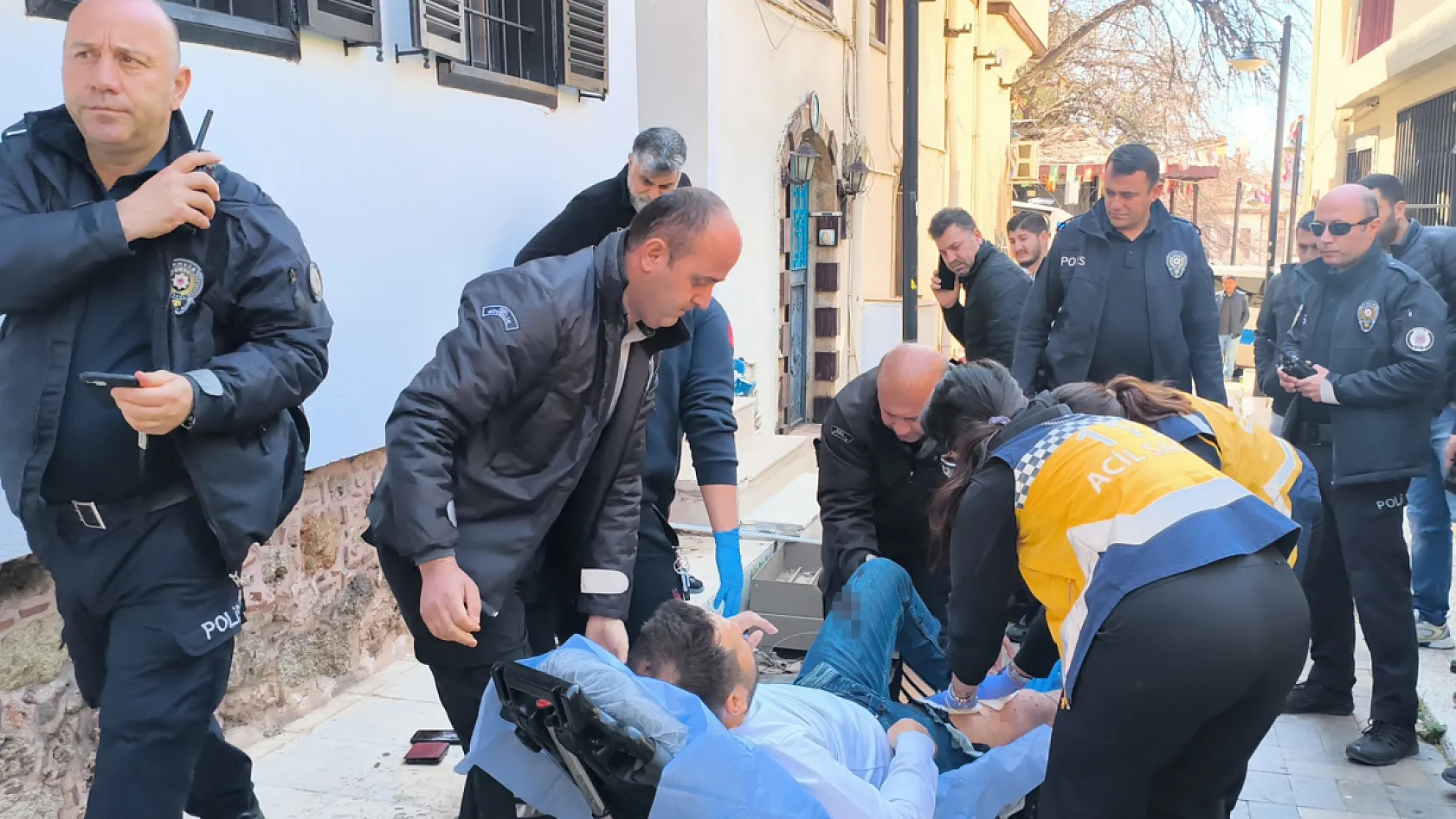 'Neden video çekiyorsun' tartışması kanlı bitti: 3 yaralı