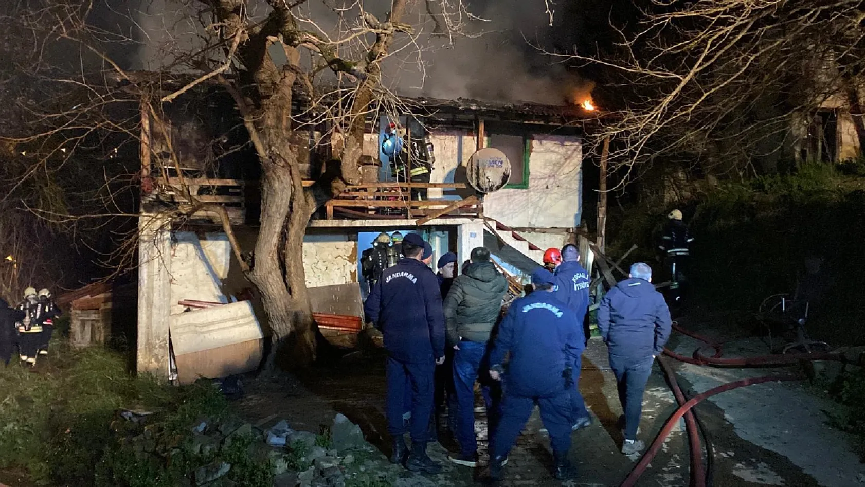 Tek başına yaşadığı evinde alevlerin arasında hayatını kaybetti