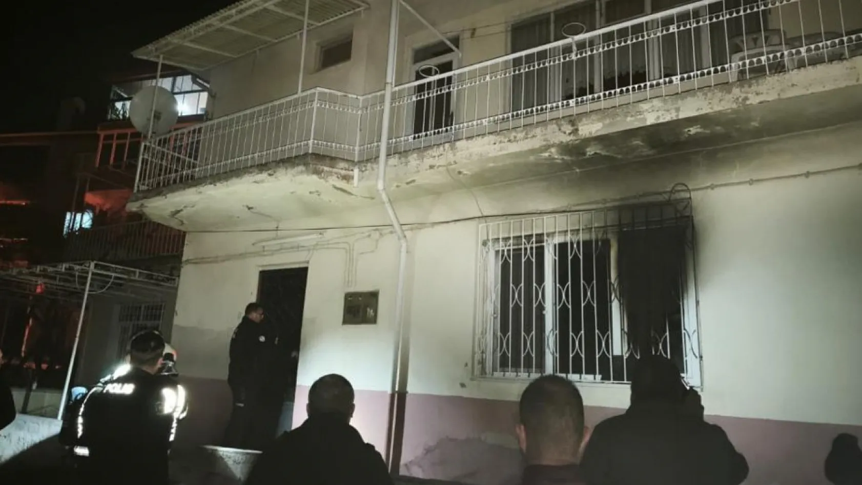 Denizli'de sahipleri ölen boş evde yangın