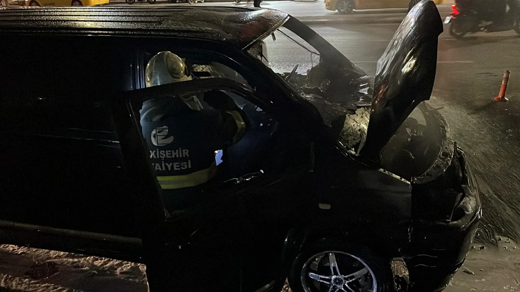 Yanan minibüs, paniğe neden oldu