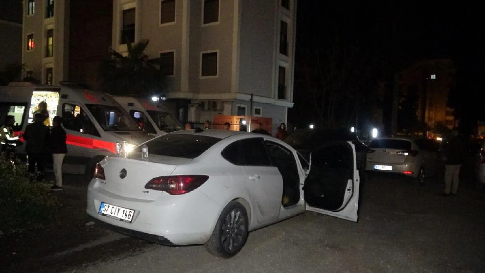 Antalya'da seyir halindeyken kriz geçirip bayıldı, faciadan dönüldü: 2 yaralı