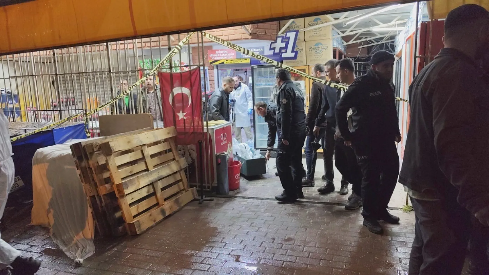 Manavgat'ta markette çıkan tartışmada 1 kişi öldürüldü, 2 şüpheli tutuklandı