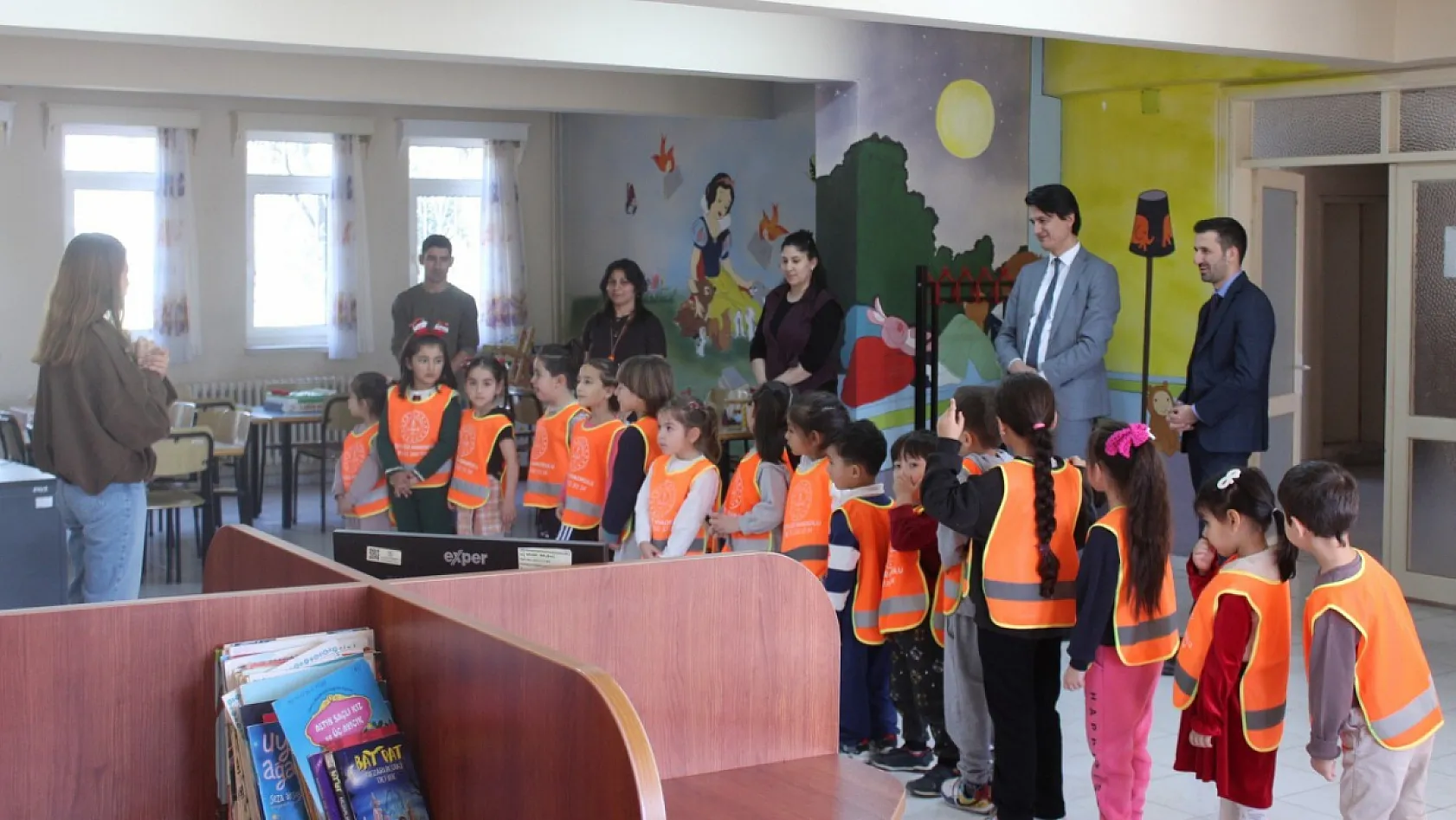 Köyceğiz'de minik kalpler kütüphane ile buluştu