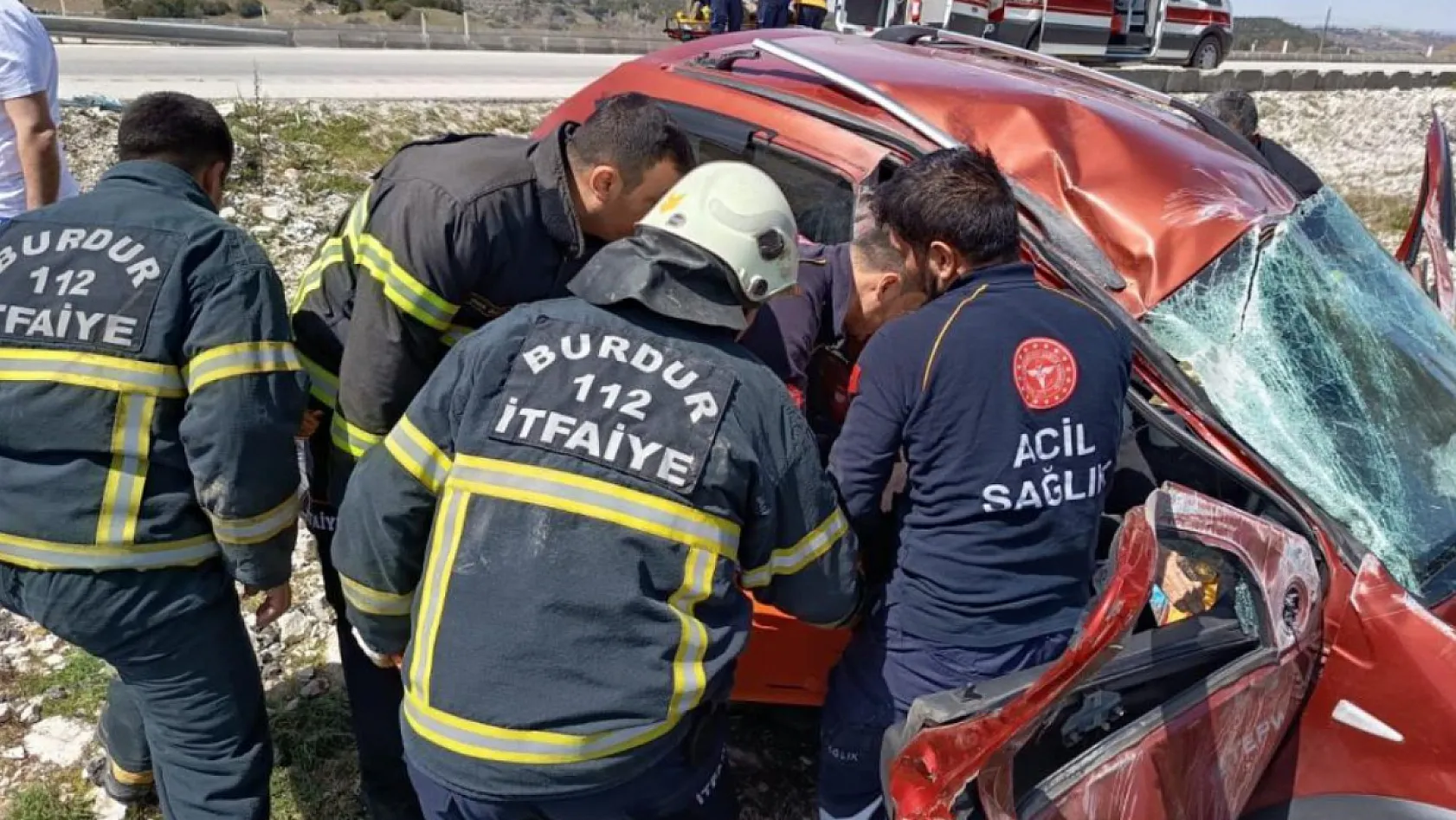 Antalya-Burdur Karayolu'nda Kaza: Direksiyon hakimiyetini kaybeden sürücü yaralandı