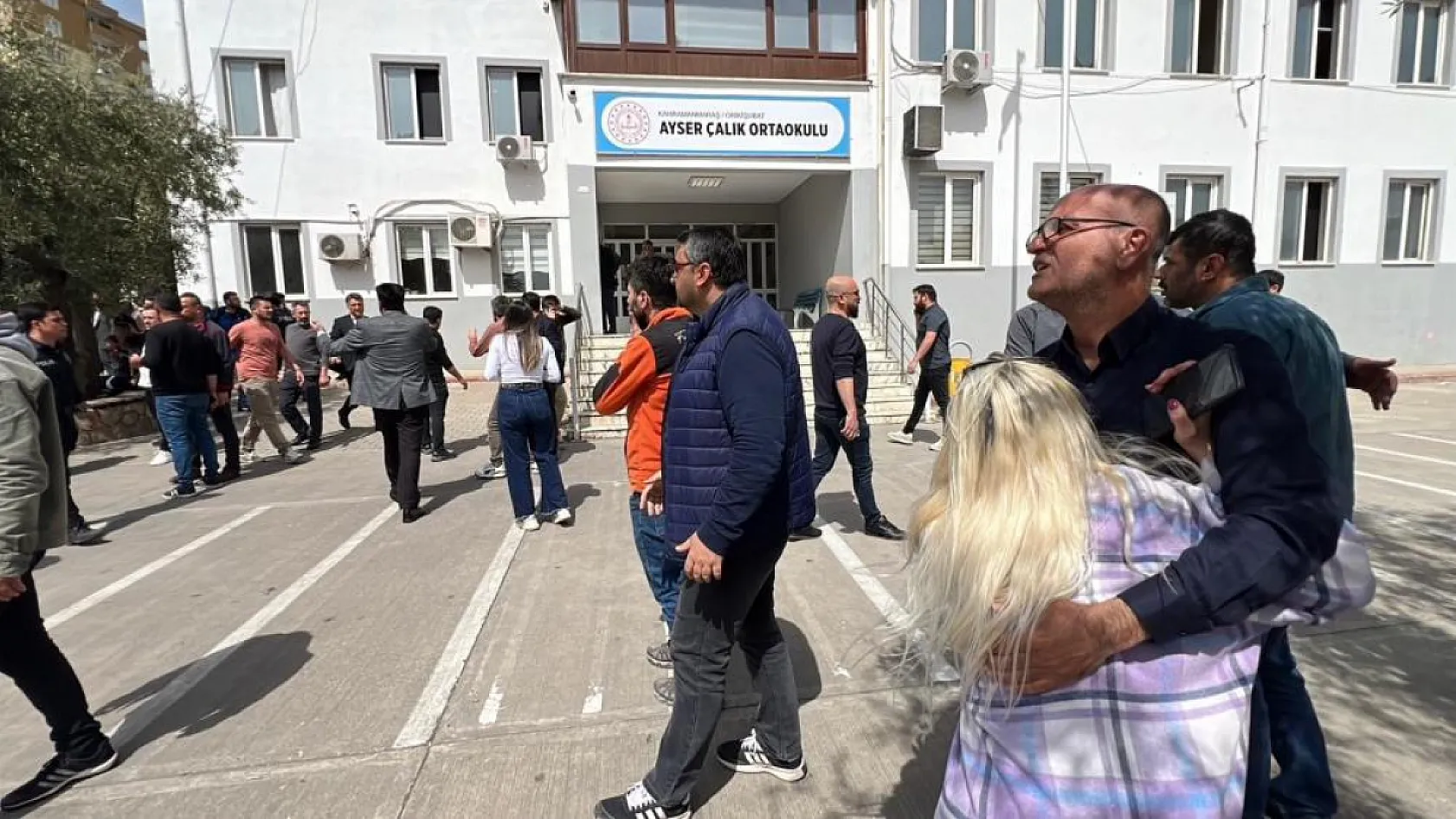Kahramanmaraş'ta okula silahlı saldırıda 4 ölü, 20 yaralı