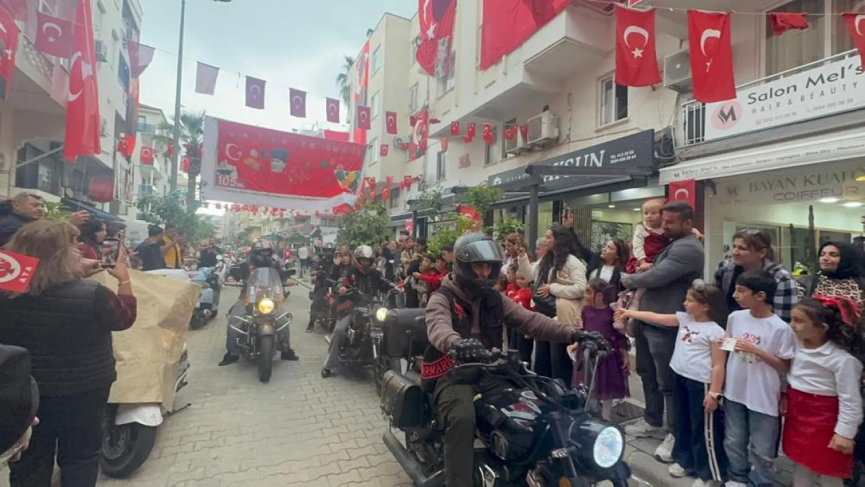 Marmaris'te 105 Sokak'ta bayram coşkusu büyüdü