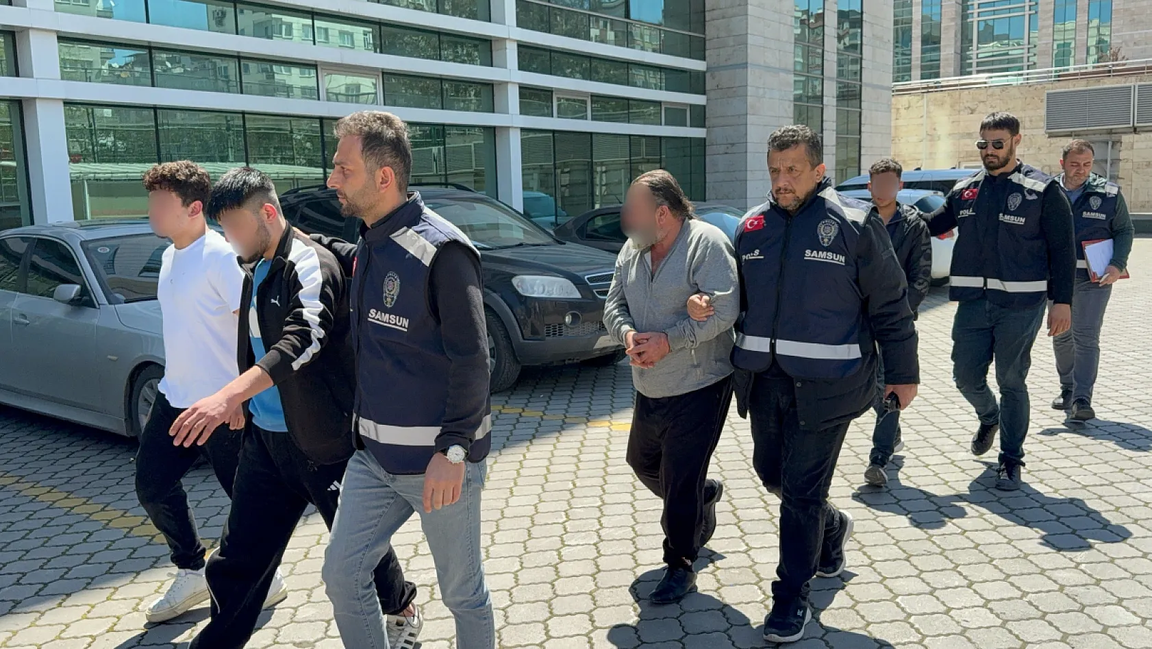 Bodrum katta dehşet: Konuşmak için çağırdıkları genci darp edip gasp ettiler