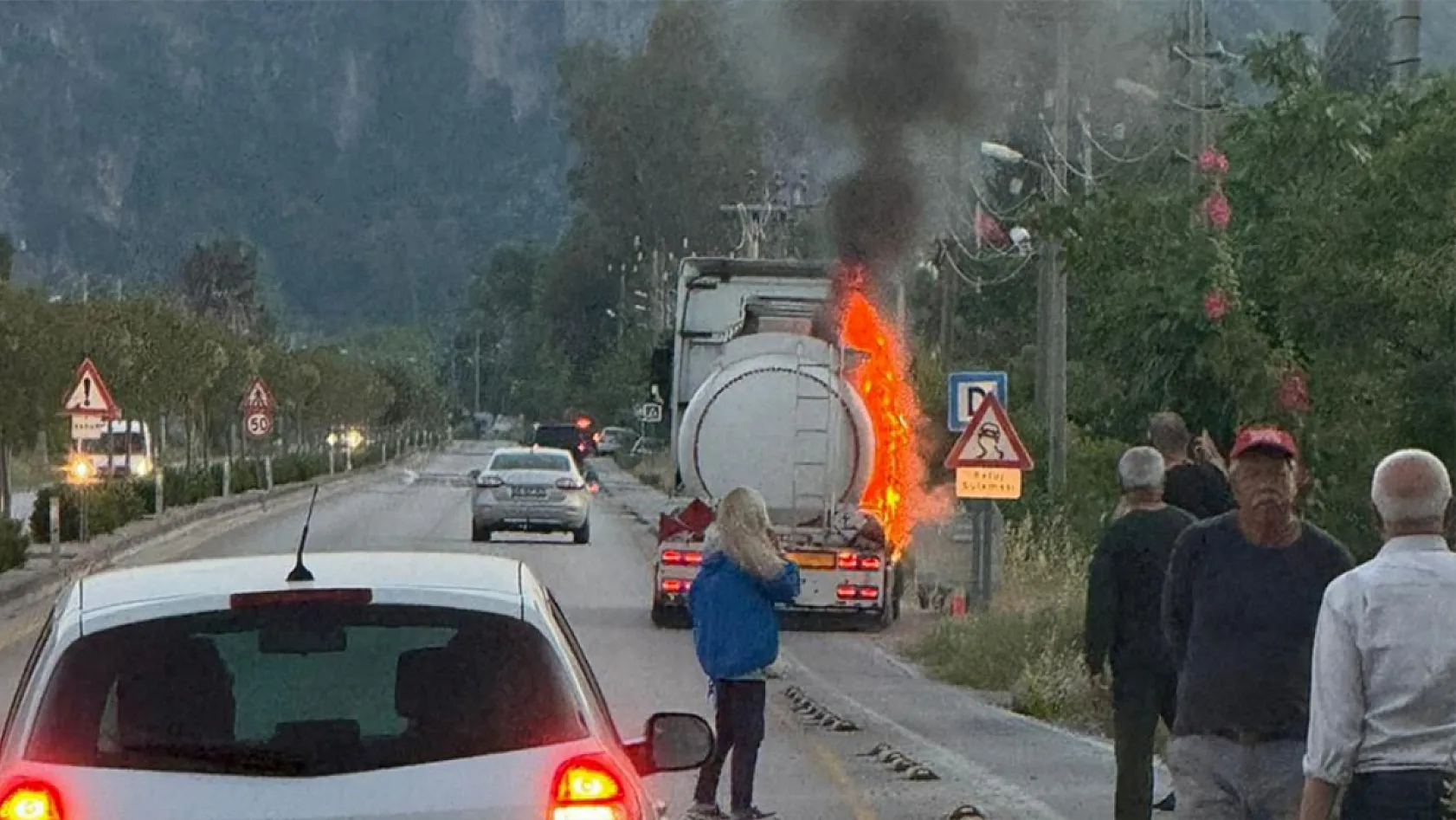 Ortaca'da Yakıt Tankerinde Çıkan Yangın Korkuttu