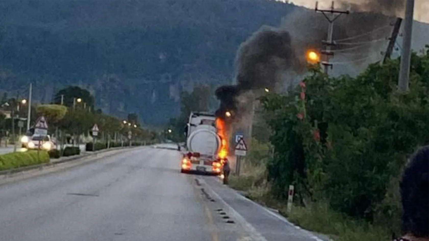 Ortaca'da Yakıt Tankerinde Çıkan Yangın Korkuttu