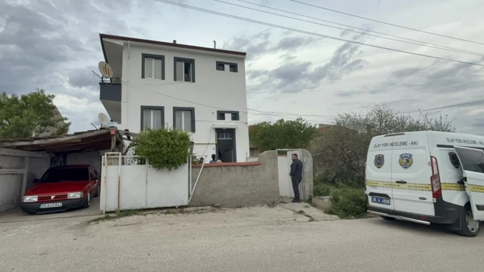 Yaşlı kadın banyoda ölü bulundu