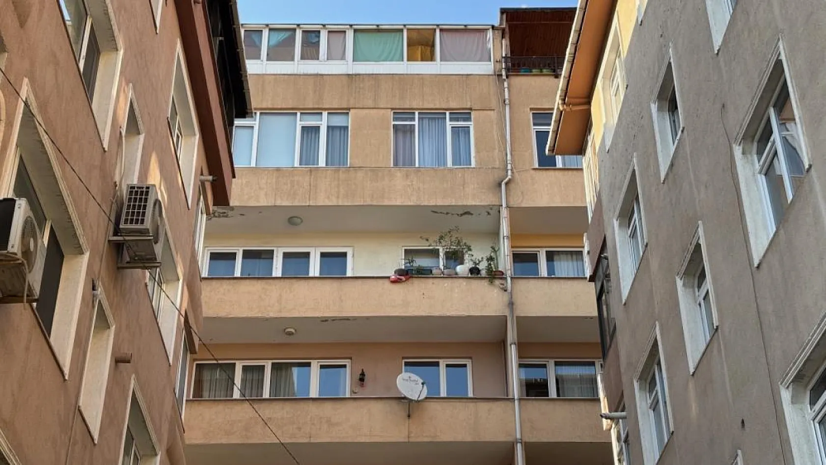 Çağla Tuğaltay cinayetinde flaş gelişme: Ölen komşusunun mezarı açıldı